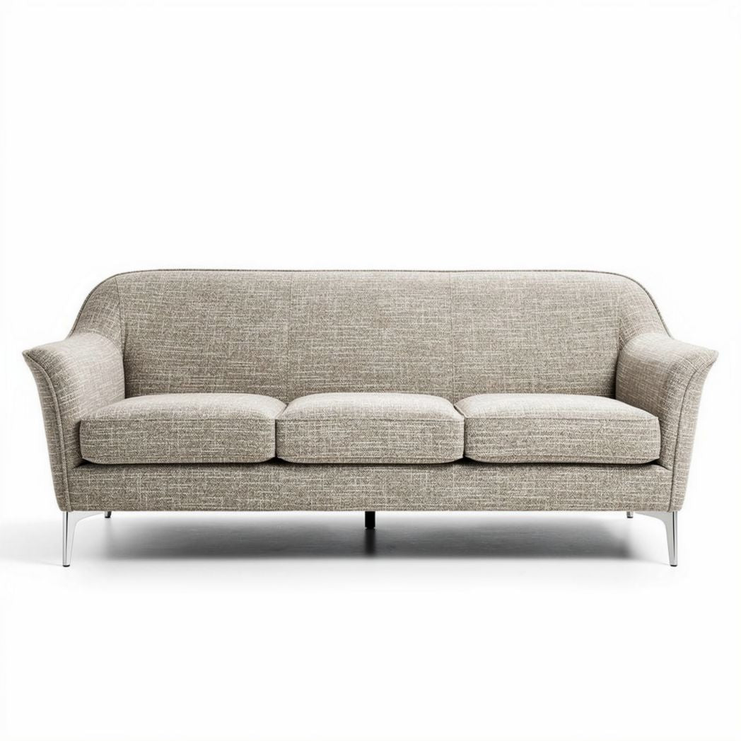Lichte grijze bank van stof met drie kussens en metalen poten 180 x 80 x 75cm